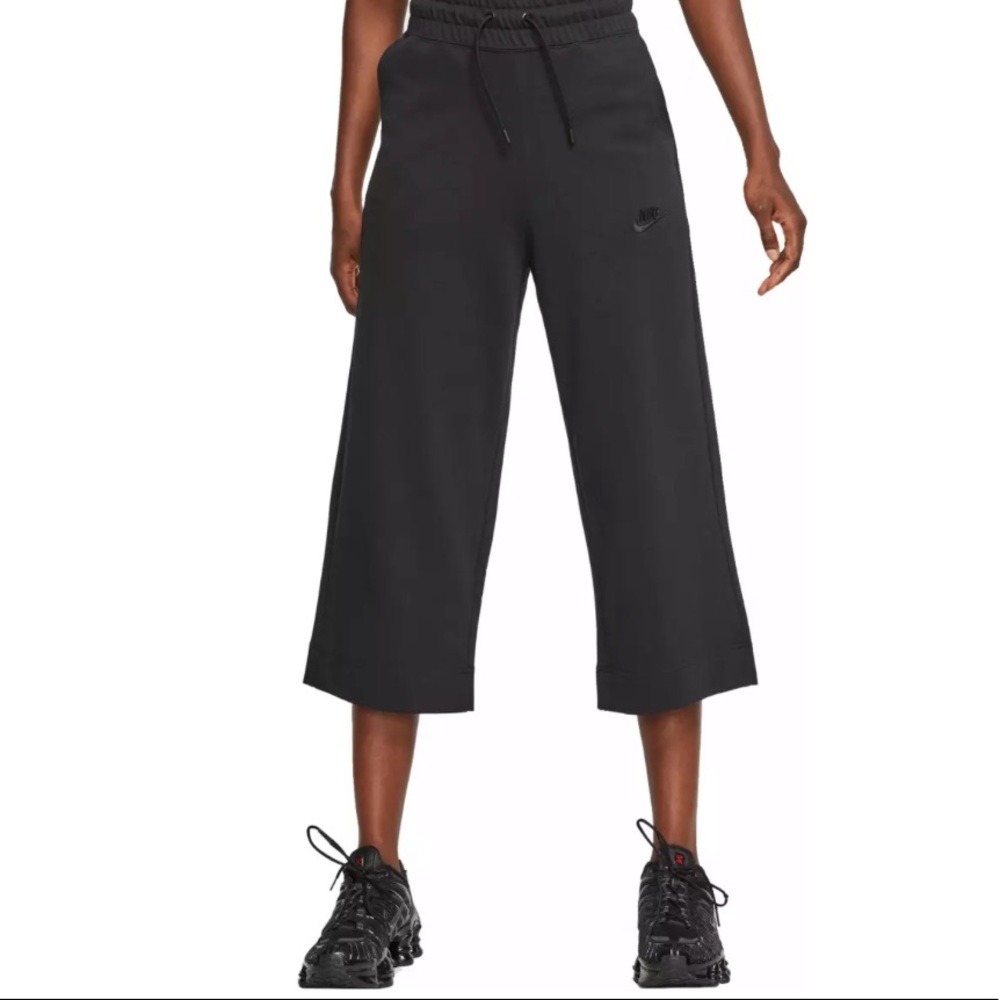 Nike Women’s Sportswear Cropped Sweatpants